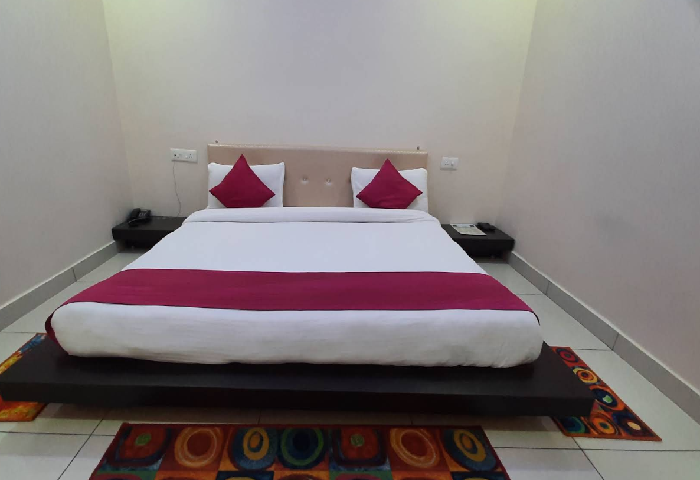 1 x DELUXE ROOM